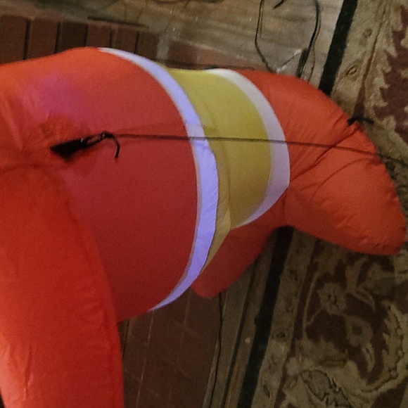 Inflatable Grinch - Picture 4 of 7